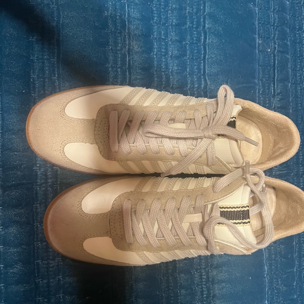 Stevies Tan Sneakers Sleek Suede Design